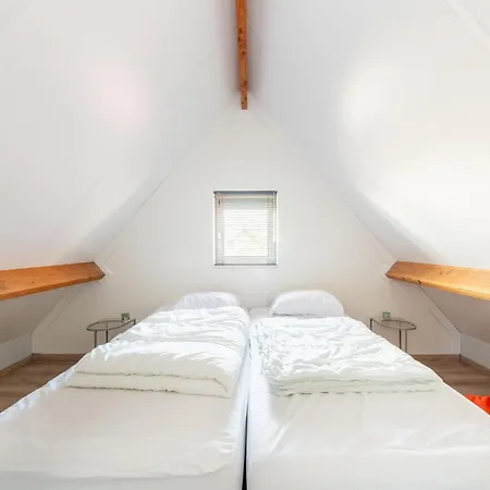 度假居 In With Garden & Parking, Cleaning Included *