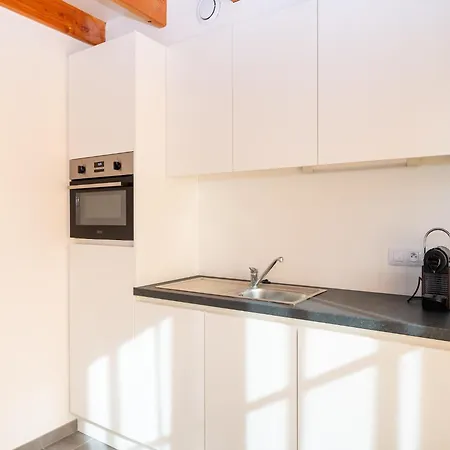 In With Garden & Parking, Cleaning Included *
