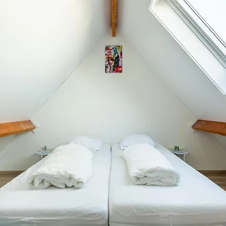 度假居 In With Garden & Parking, Cleaning Included *
